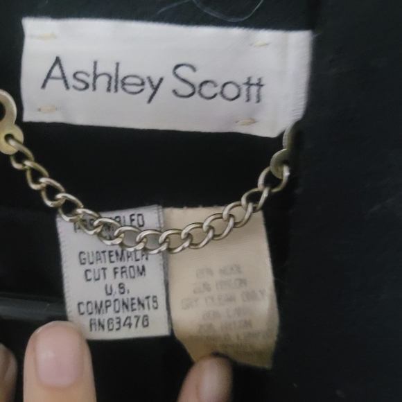 Ashley Scott black jacket - Picture 2 of 9